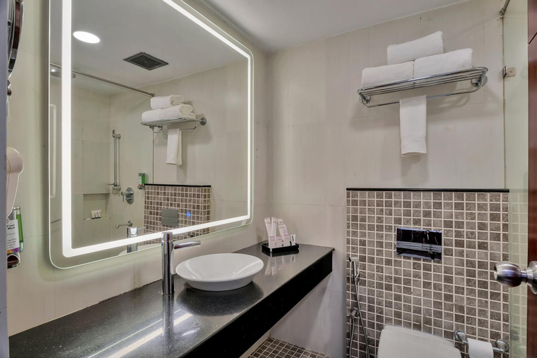 Bathroom 5, Sterling Ooty Fern Hill, The Nilgiris
