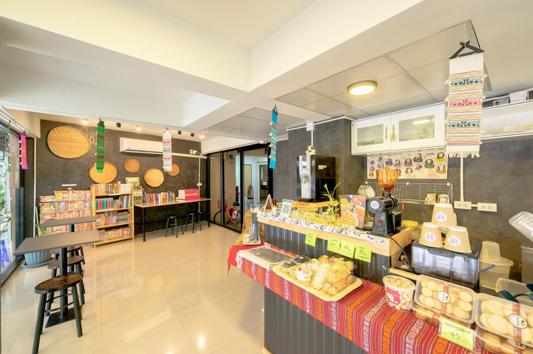 Food & Drinks 3, Reddoorz Plus Hoenhao Boutique Hotel Ratchada, Din Dang