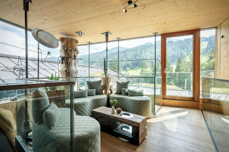 Public Area, Mama Thresl, Zell am See