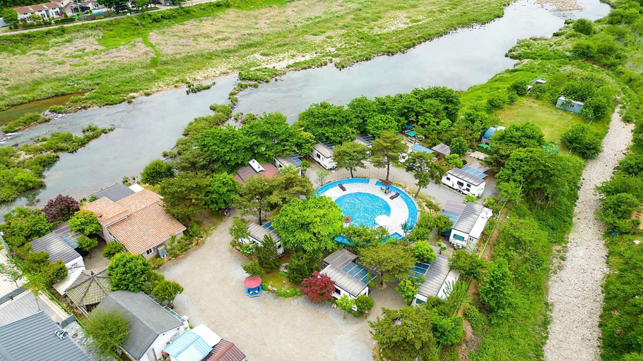 Exterior & Views 2, Gapeyong Donghws Caravan, Gapyeong