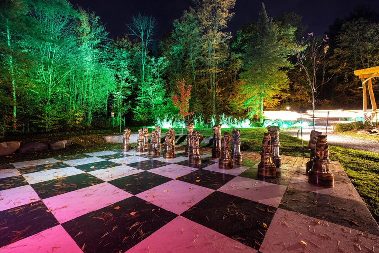 Public Area, Parc Omega, Papineau