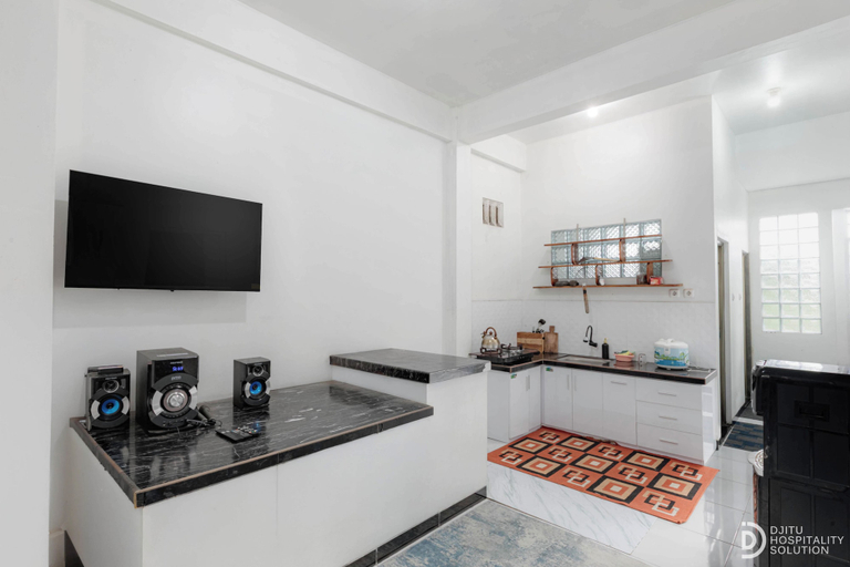Private kitchen 3, Rees Cabin & Homestay, Wonosobo