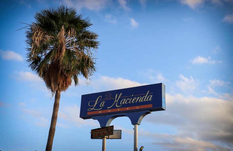Exterior & Views 2, La Hacienda Hotel, Webb