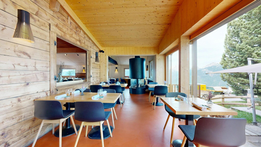 Food & Drinks 5, Whitepod, Monthey