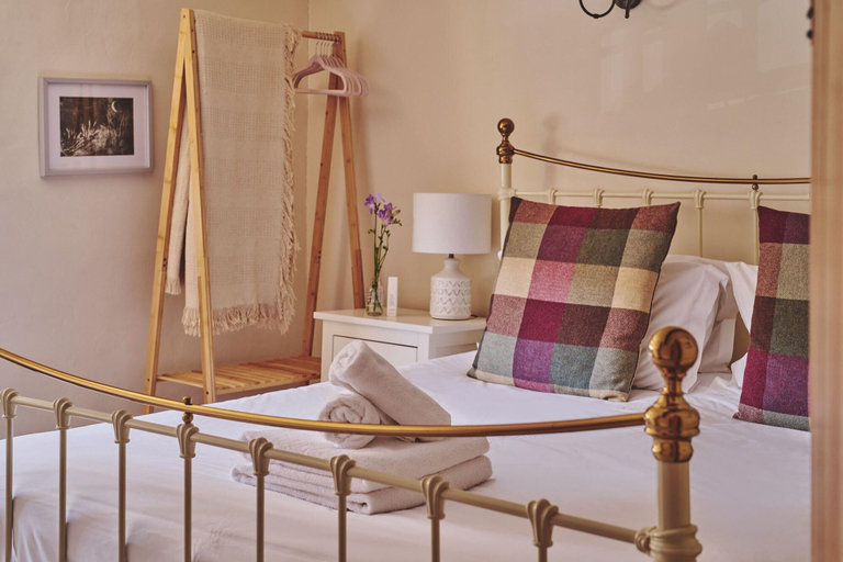 Bedroom 3, Coniston House, Gloucestershire
