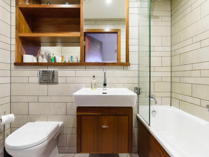 Bathroom 3, The Most Central Apartment in Cardiff, Cardiff