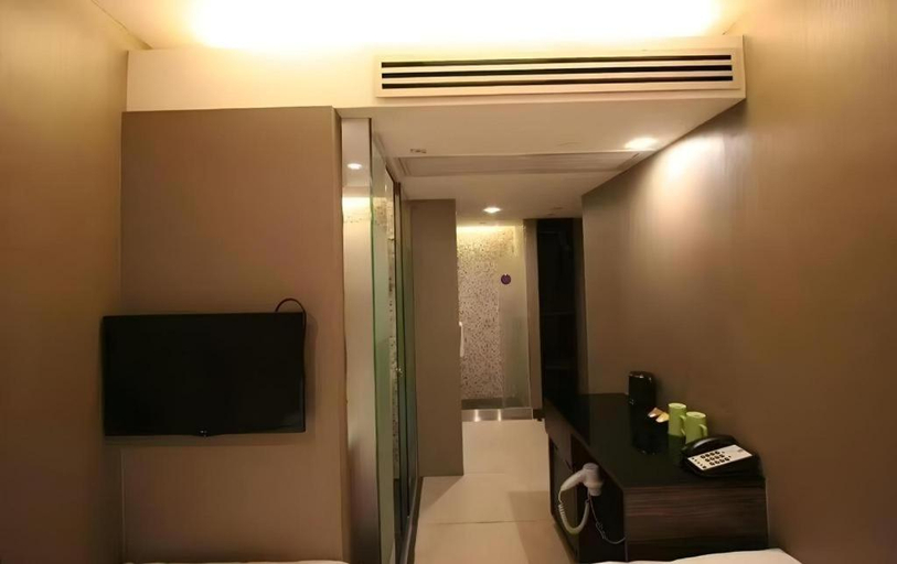 Bedroom 2, J Link Hotel, Hong Kong Island