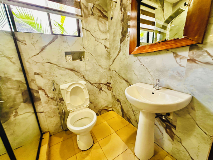 Bathroom 3, Presken Hotel Residence, Kosofe