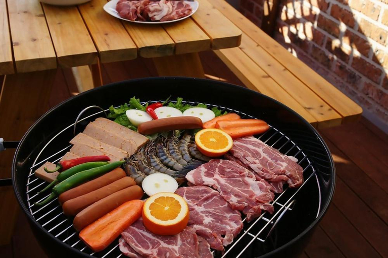 Food & Drinks, anmyeondo neipkeulrobeo suyeongjangpensyeon, Taean