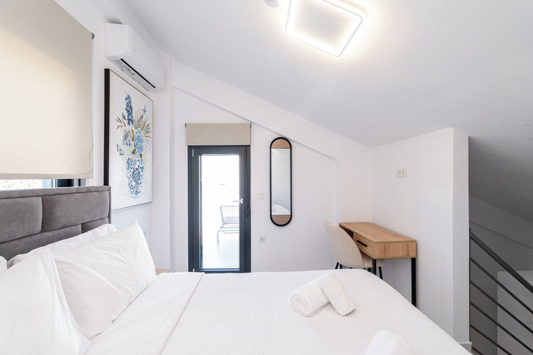 Room 4, Athina Residential Complex, East Macedonia and Thrace