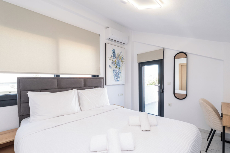 Room 2, Athina Residential Complex, East Macedonia and Thrace