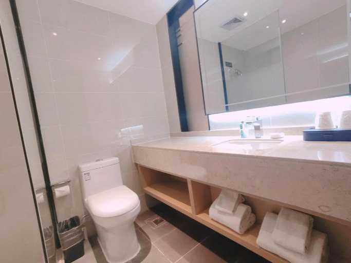 Bathroom 3, City Comfort Inn Hechi Tian'E Bus Terminal, Hechi