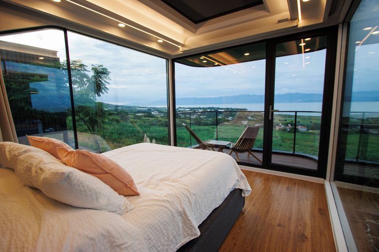 Room 4, LUA Capsule Rooms
