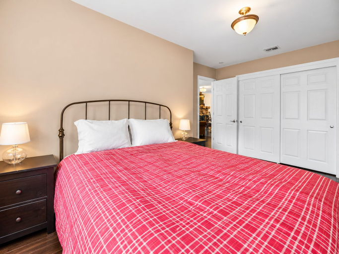 Bedroom 2, Hibernation Haven, San Bernardino
