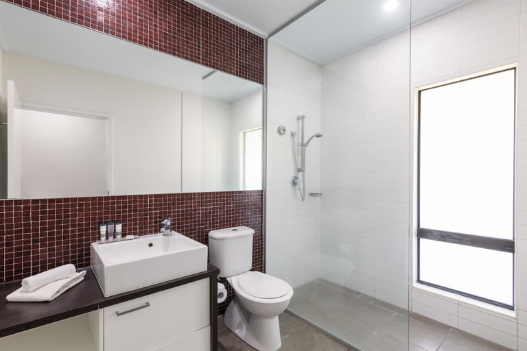 Bathroom 5, Oaks Cable Beach Resort, Broome