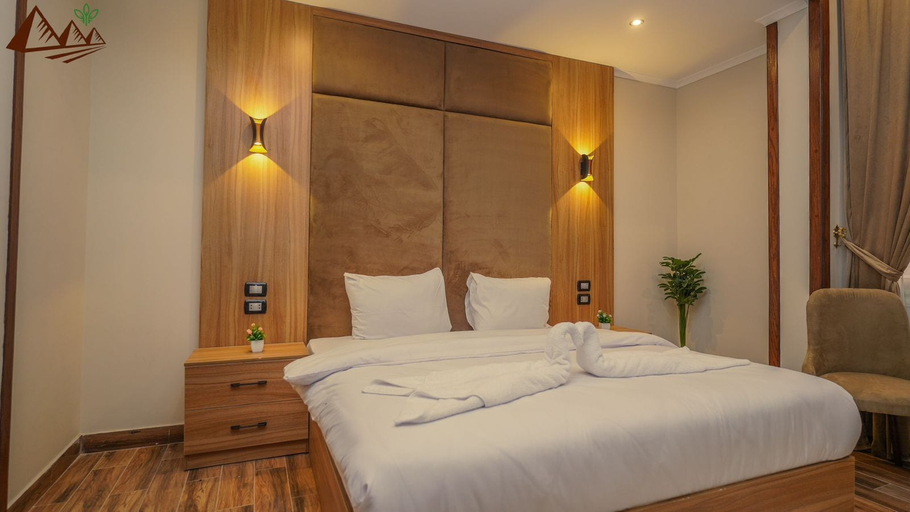 Room 2, Suzana Pyramids hotel, Al-Ahram