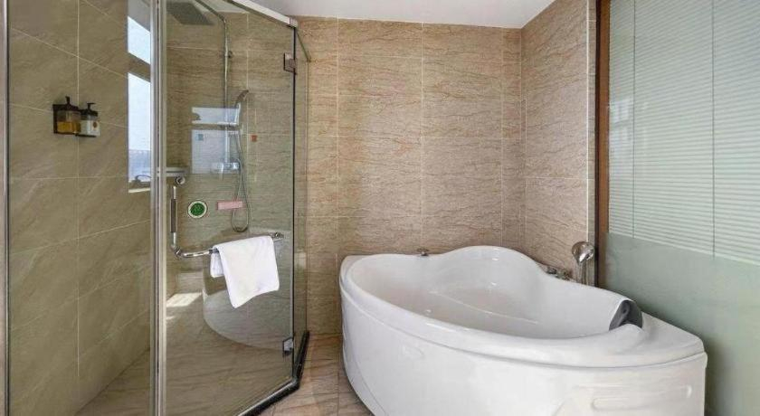 Bathroom 3, Vienna Hotel Chengdu Exhibition Center In Time City, Chengdu