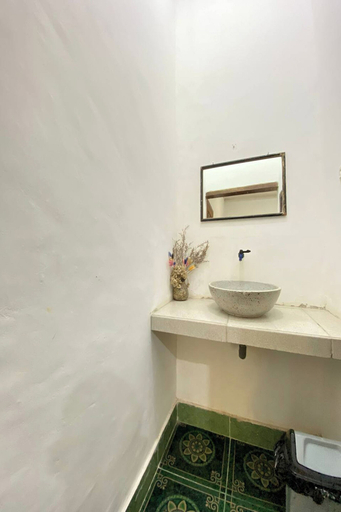 Bathroom 4, Duyung Rooms and Resto by Zuzu, Lombok