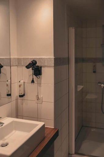 Bathroom 5, Hotel Florent, Antwerpen