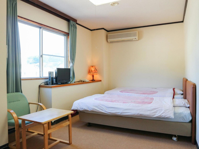 Bedroom 2, Maruya Hotel, Tsushima