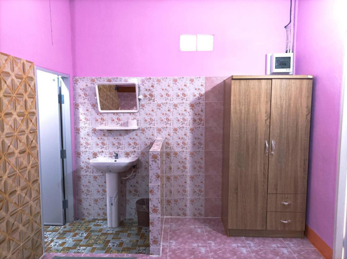 Bathroom 3, Vimanmek hotel, Amphoe Muang Yasothon