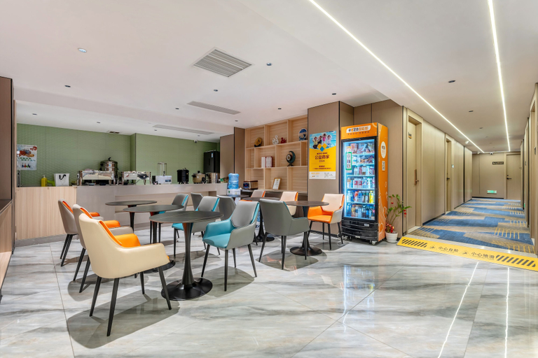 Food & Drinks 5, Norman Hotel - Free shuttle bus service during the Canton Fair-Free buffet breakfast-Free self-service laundry and drying, Guangzhou
