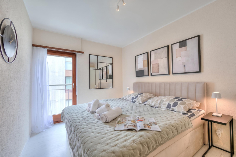 Room 3, Emotion Lake Lugano With Direct Lake Access and Shared Pool, Mendrisio