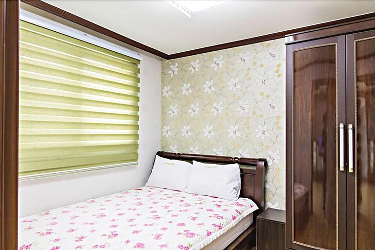 Bedroom 2, Sokcho Sujabyeol Pension, Goseong
