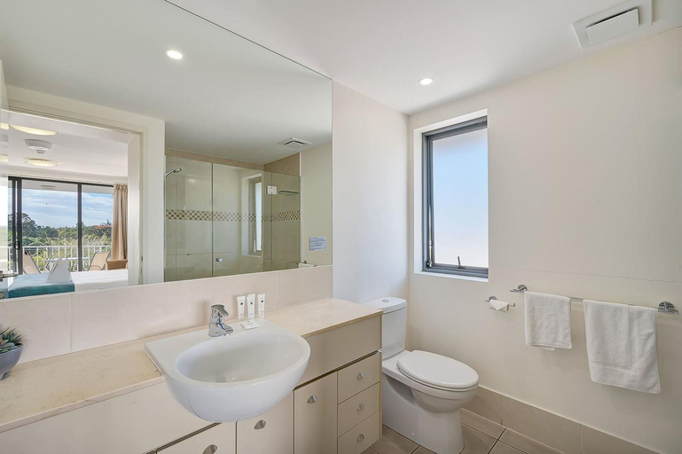Bathroom 4, Ocean Views Resort, Caloundra - Caloundra S.