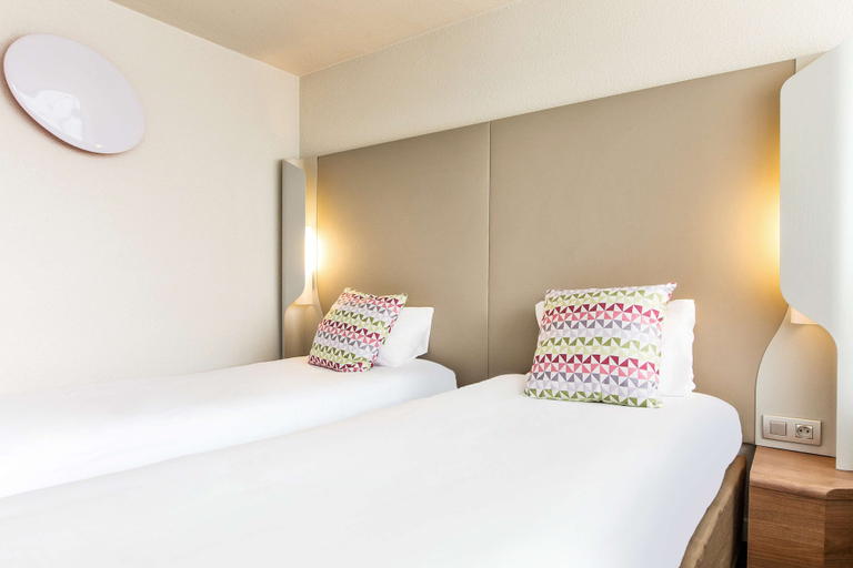 Bedroom 4, Hotel Campanile Reims Est - Taissy, Marne