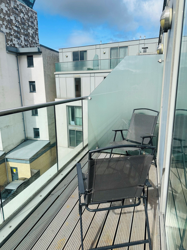 Property grounds 2, Sleeps 5 Guest, Private Parking at City Centre, Birmingham