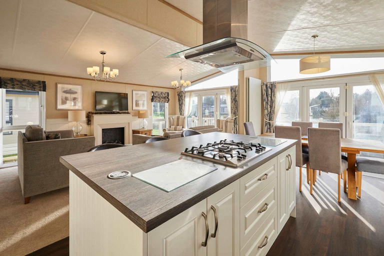 Room 5, Host Stay Lakeside Gem Lodge, East Riding of Yorkshire