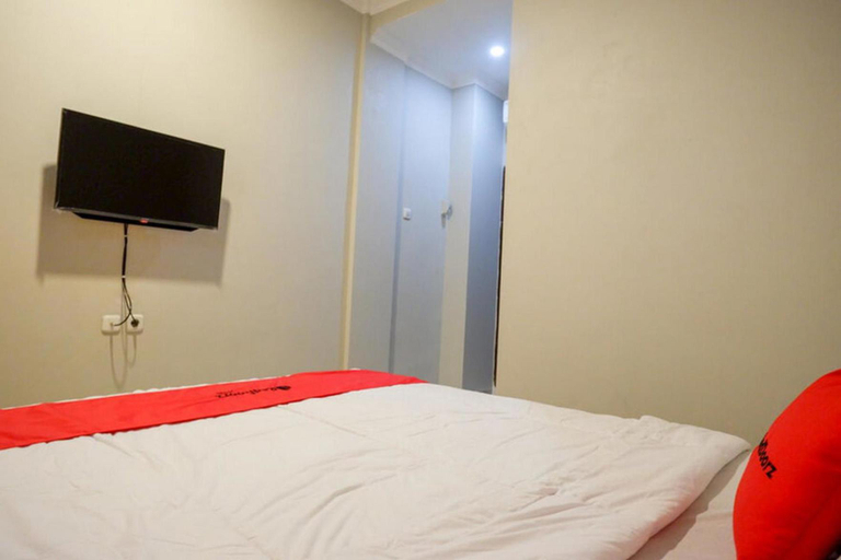 Bedroom 2, RedDoorz Plus near Jogja City Mall 5, Sleman