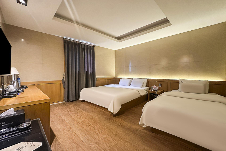 Bedroom 4, Siheung The S Hotel, Siheung