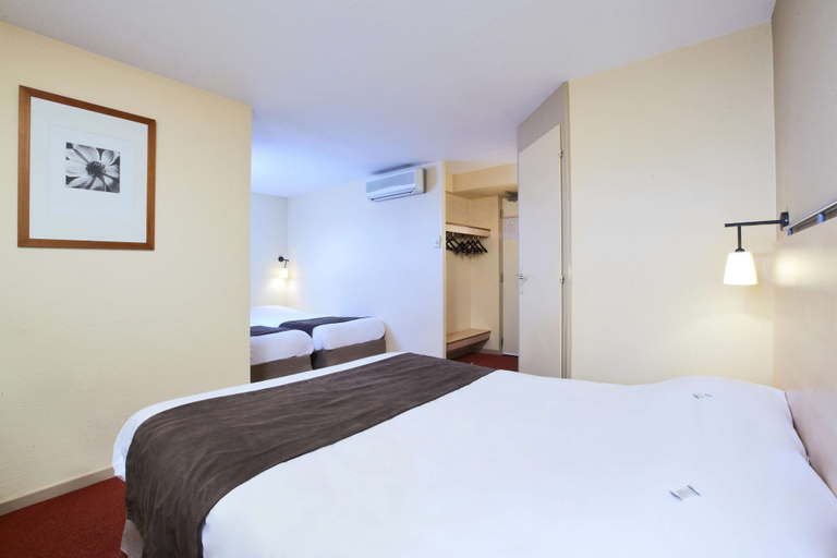 Bedroom 4, Hotel Kyriad Beauvais Sud, Oise