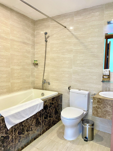 Bathroom 4, Nha Trang Wonderland Hotel, Nha Trang