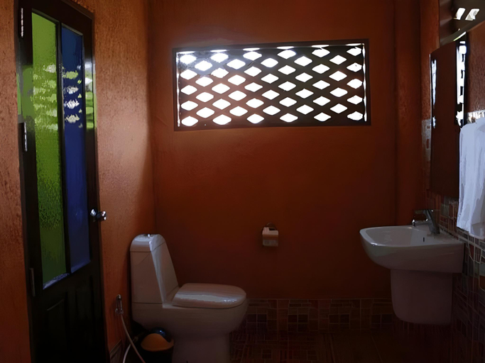 Bathroom, Khetwarin Resort, Amphawa