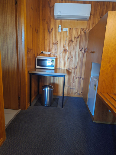 Others 5, Country Road Motel, N. Grampians - St Arnaud