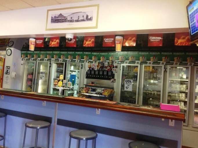 Food & Drinks 2, Winnellie Hotel Motel, Darwin