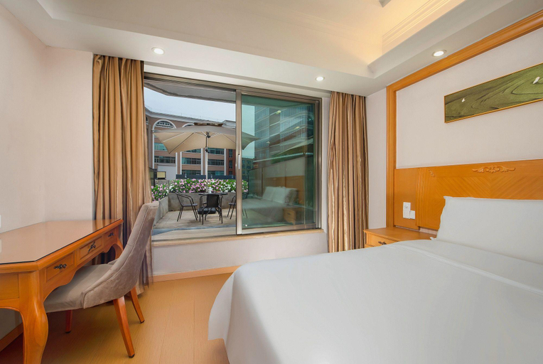 Bedroom 2, Vienna Hotel Shenzhen Dalang Clothing Base Branch, Shenzhen