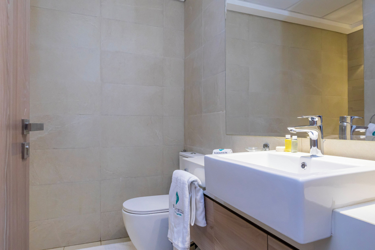 Bathroom, Bloomfields Stylish 1BR In Riviera, Dubai