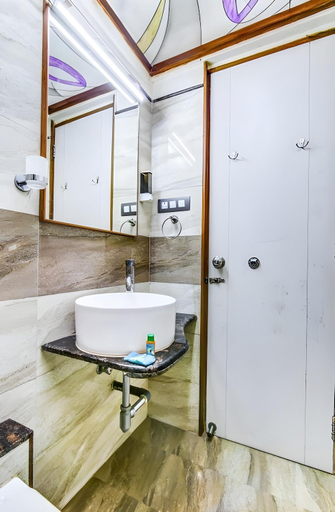 Bathroom 4, FabHotel SR Wakad - Nr. Mall of Millenium, Pune