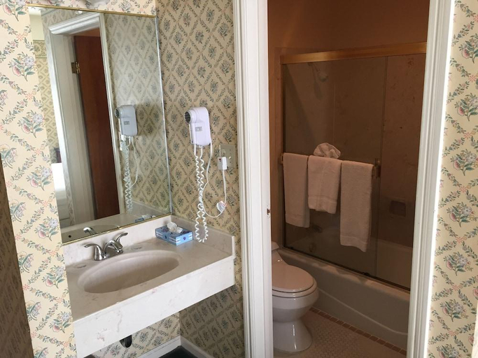 Bathroom 3, Marina Inn, San Francisco