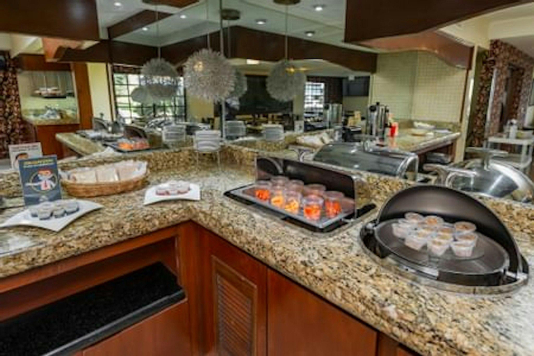 Food & Drinks, Quinta Dorada Hotel & Suites, Saltillo