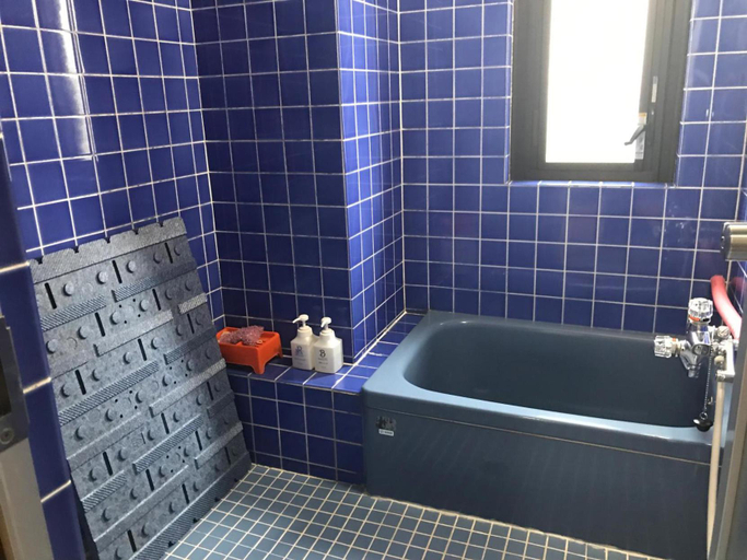 Bathroom 3, Hibaso, Shōbara