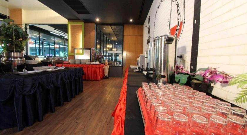 Food & Drinks 5, Royal King Suite, Bang Bo