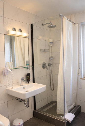 Bathroom 3, Hotel Zeller Zehnt, Esslingen