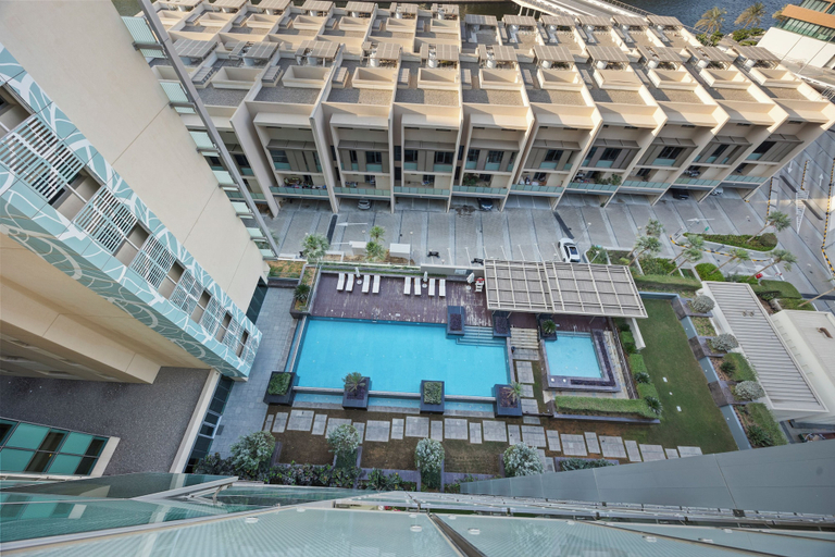 Pool 3, Bloomfields 1BR in Al Nada, Raha Beach