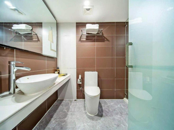 Bathroom 3, IU Hotel Langzhong Ancient City Scenic Spot, Nanchong