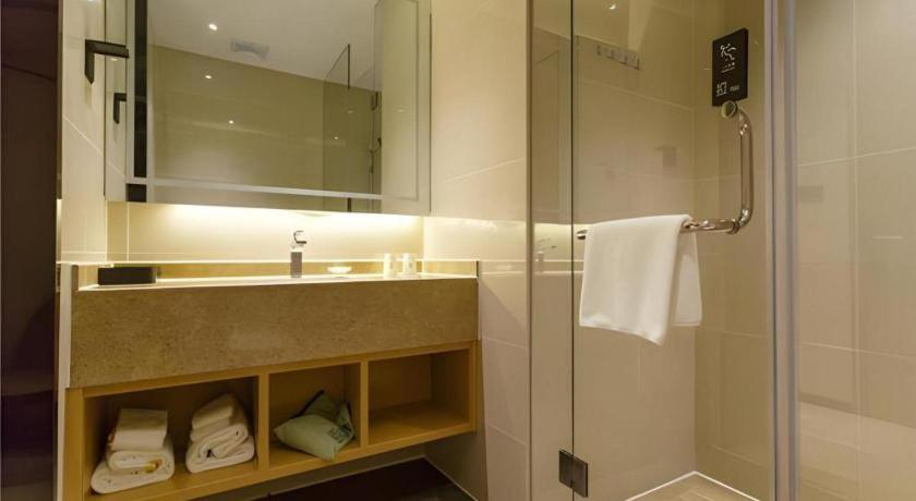 Bathroom 3, City Comfort Inn Baise Jinxiuguoji, Baise